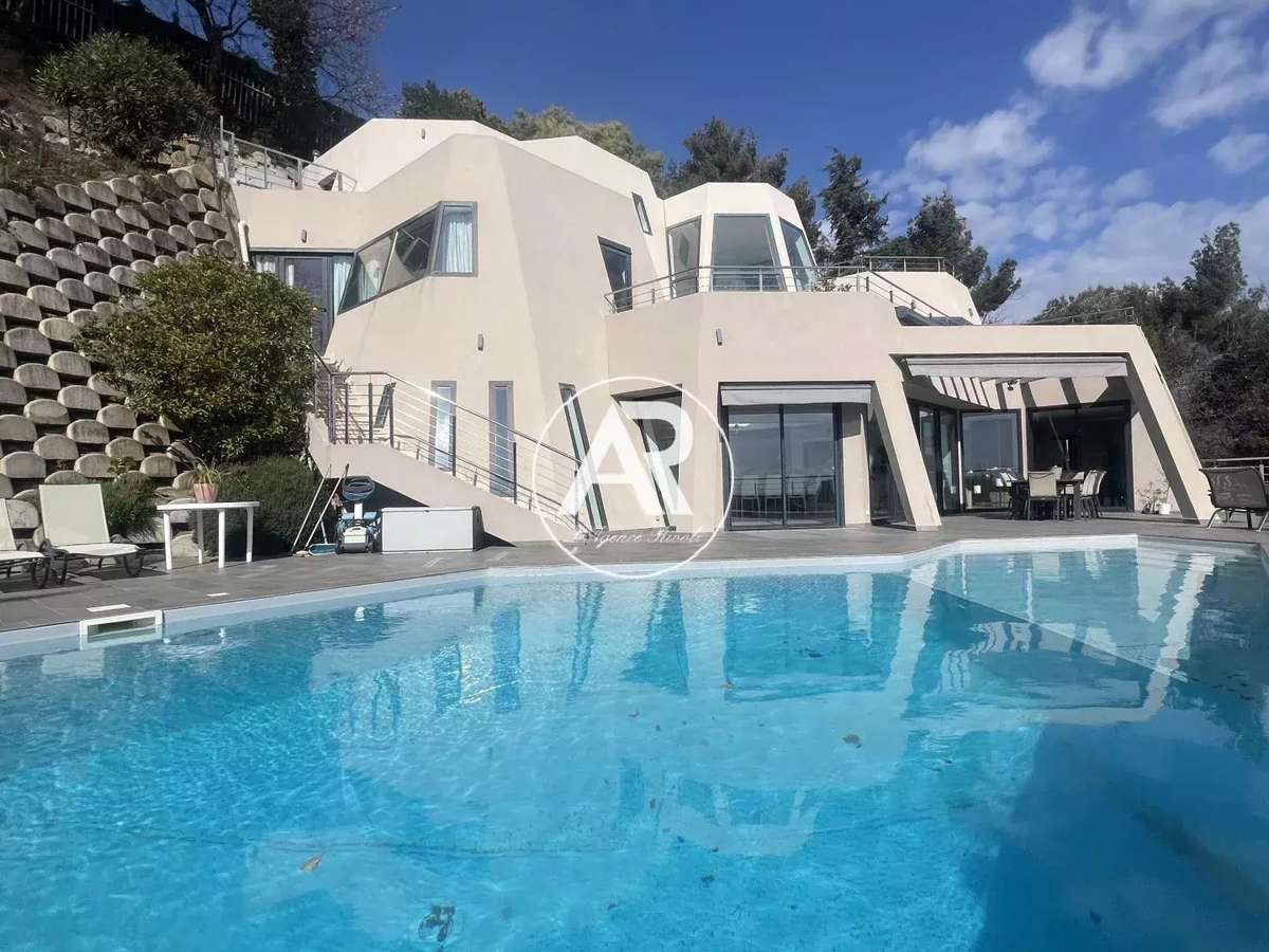 House Menton