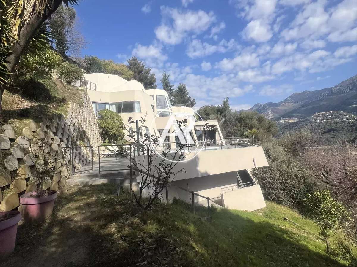 House Menton