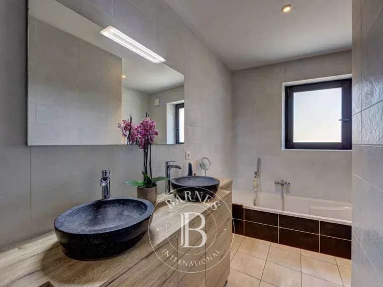 Maison Boussy - 3 chambres - 211m²
