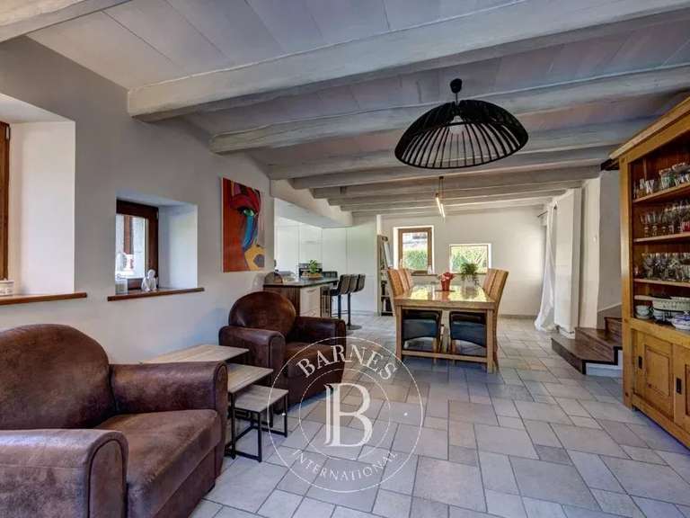 Maison Boussy - 3 chambres - 211m²
