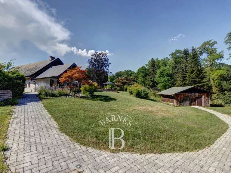 Maison Boussy - 3 chambres - 211m²