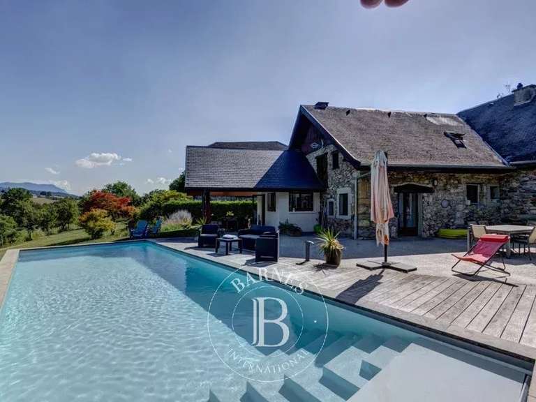Maison Boussy - 3 chambres - 211m²