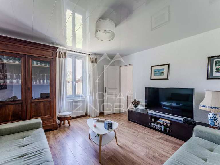 House Salles - 3 bedrooms - 200m²
