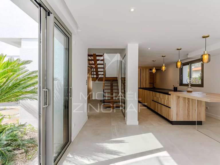Maison Gujan-Mestras - 5 chambres - 205m²