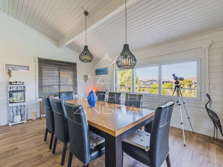 Maison Gujan-Mestras - 4 chambres - 218m²
