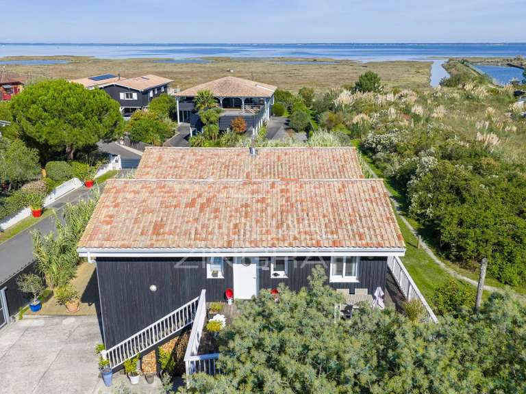 Maison Gujan-Mestras - 4 chambres - 218m²