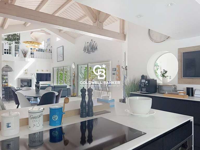 Maison Talmont-Saint-Hilaire - 4 chambres - 214m²