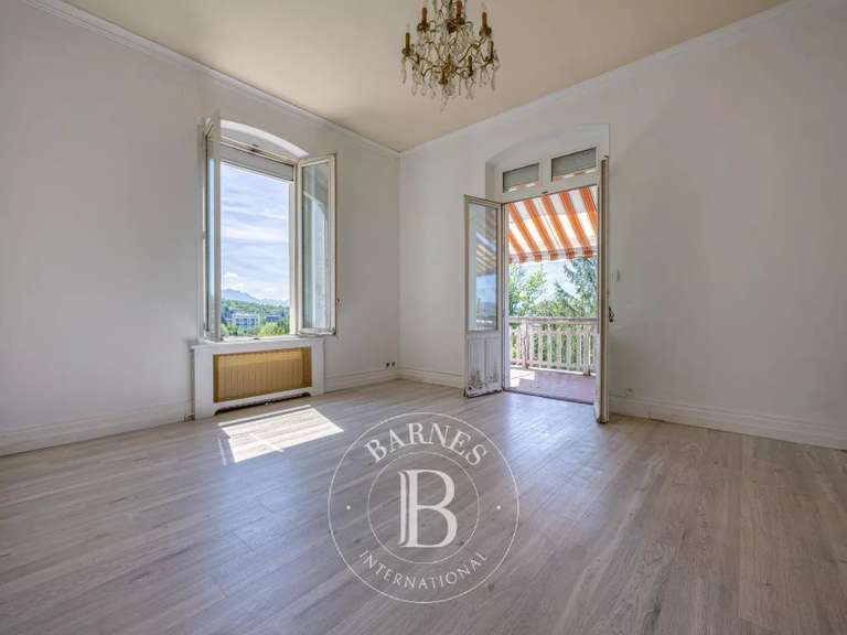 Maison Aix-les-Bains - 211m²