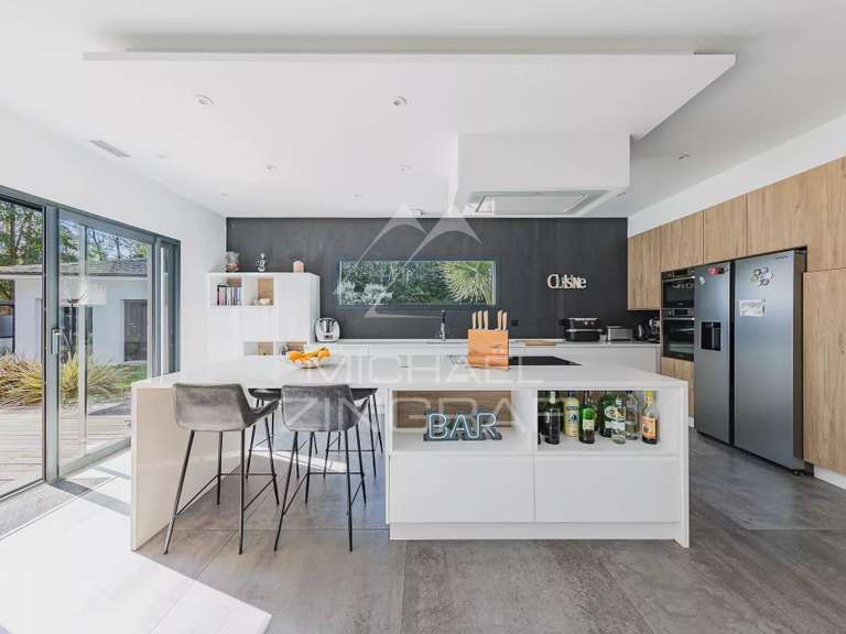 Maison Salles - 6 chambres - 291m²