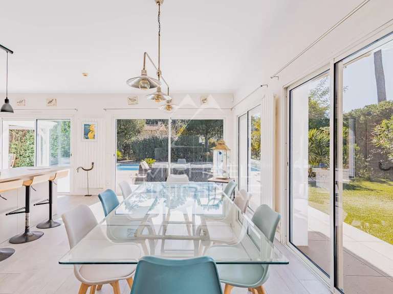House Pyla-sur-mer - 7 bedrooms - 256m²