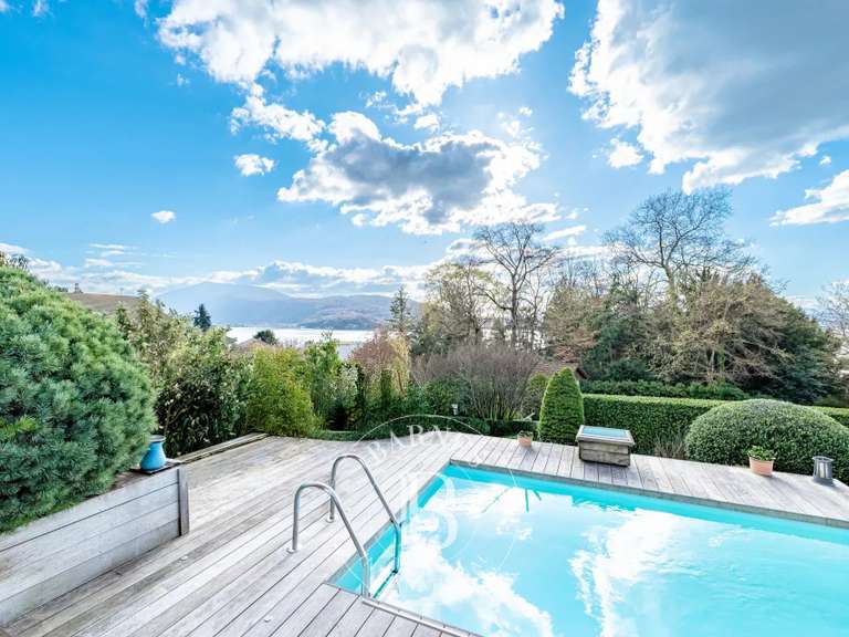 Maison Annecy-le-Vieux - 5 chambres - 235m²