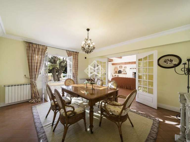 Maison Cap-d-antibes - 5 chambres - 295m²