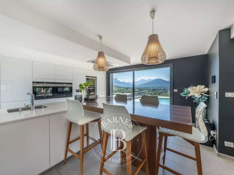 Maison Pringy - 4 chambres - 174m²