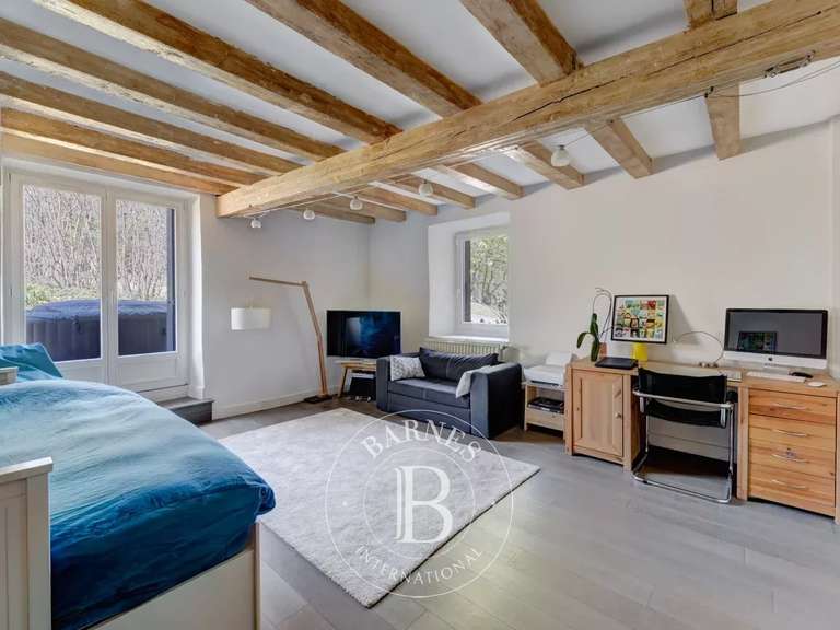 Maison Cuvat - 6 chambres - 241m²