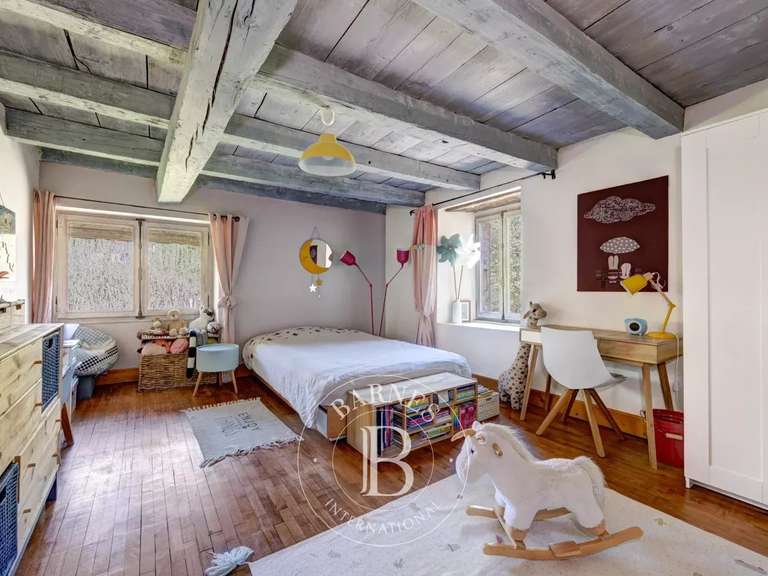 Maison Cuvat - 6 chambres - 241m²
