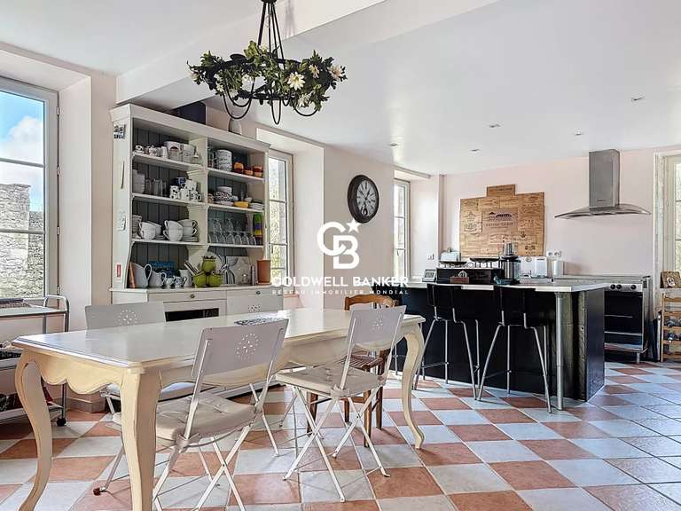 Maison Tonnay-Charente - 6 chambres - 386m²