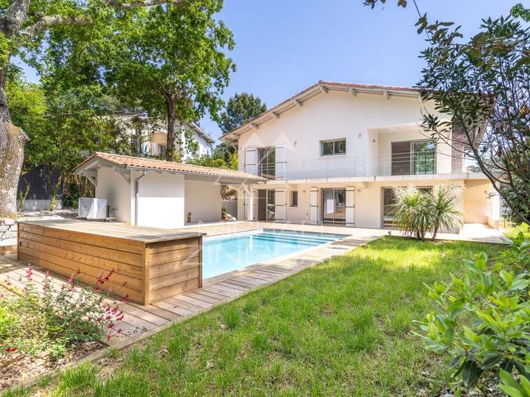 Maison Arcachon - 5 chambres - 202m²
