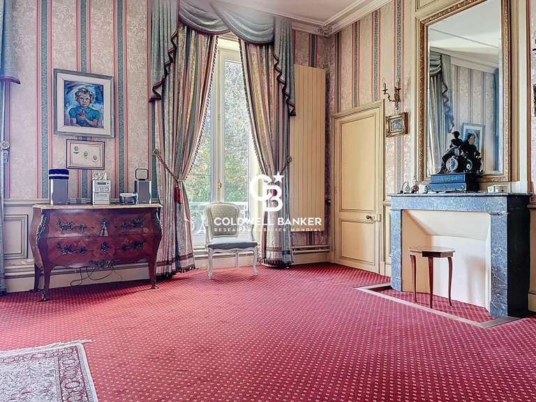 Maison La Jarne - 9 chambres - 540m²