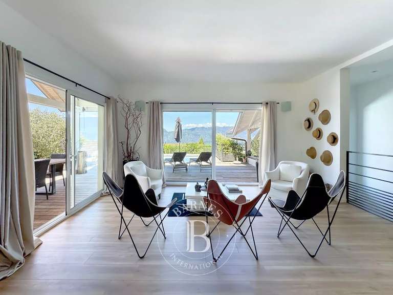 Maison Aix-les-Bains - 4 chambres - 245m²
