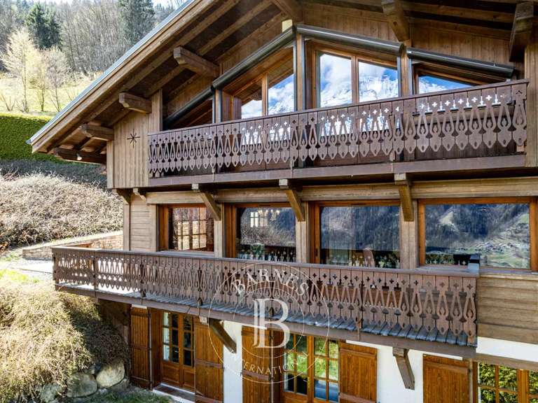 Maison Saint-nicolas-de-veroce - 5 chambres - 303m²