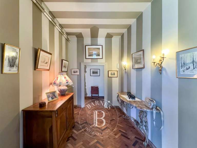 Maison Chambéry - 5 chambres - 299m²