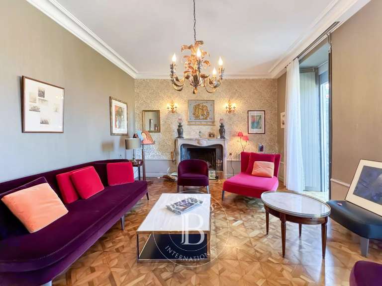 Maison Chambéry - 5 chambres - 299m²