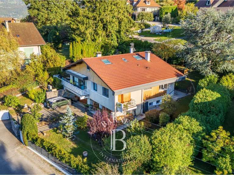 House Saint-Jorioz - 4 bedrooms - 174m²