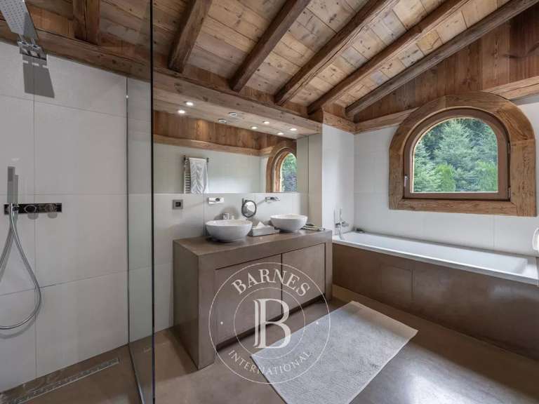 Maison Demi-Quartier - 5 chambres - 307m²
