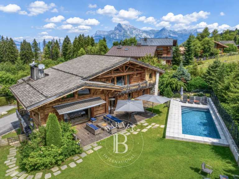 Maison Demi-Quartier - 5 chambres - 307m²
