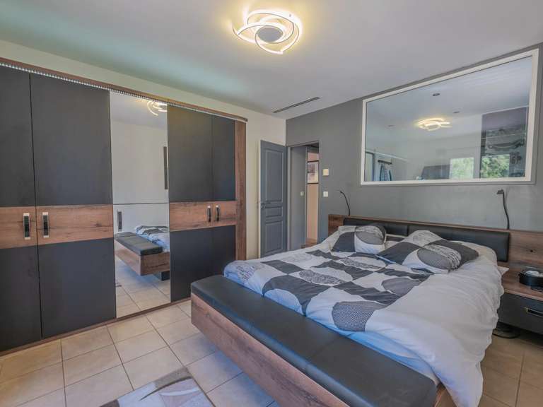 House Lorgues - 8 bedrooms - 267m²