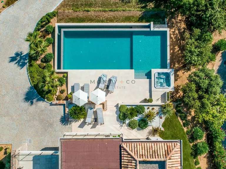 House Grimaud - 5 bedrooms - 292m²