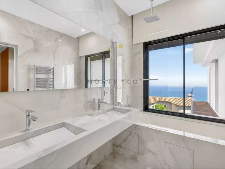 Maison Roquebrune-Cap-Martin - 4 chambres - 238m²