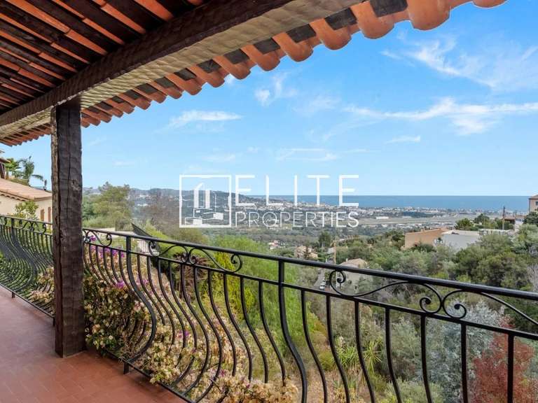 House Mandelieu-la-Napoule - 3 bedrooms - 147m²