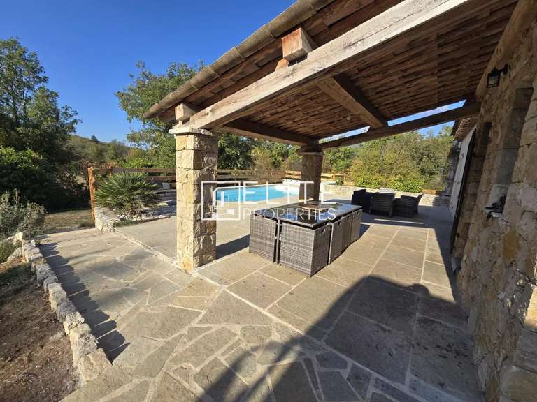 Maison Saint-Vallier-de-Thiey - 4 chambres - 160m²