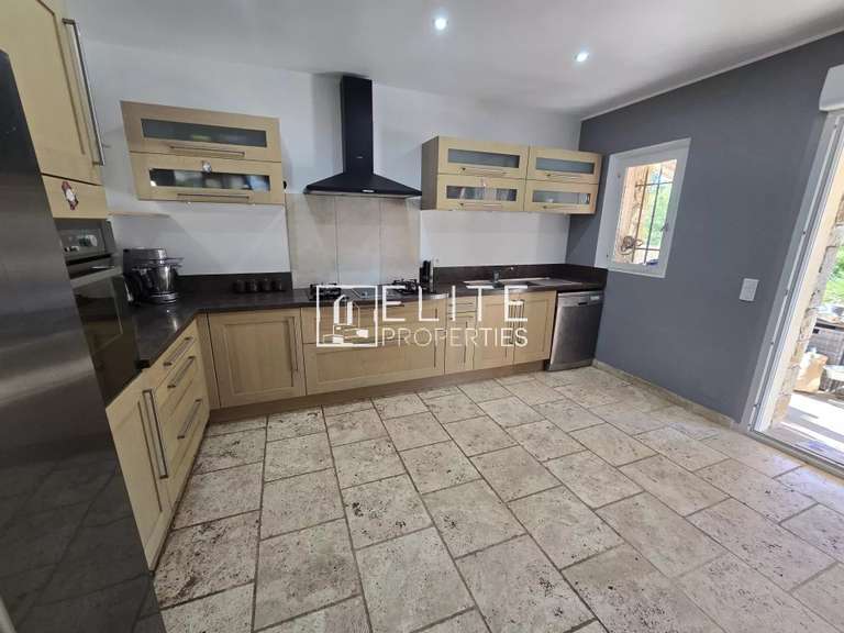 Maison Saint-Vallier-de-Thiey - 4 chambres - 160m²