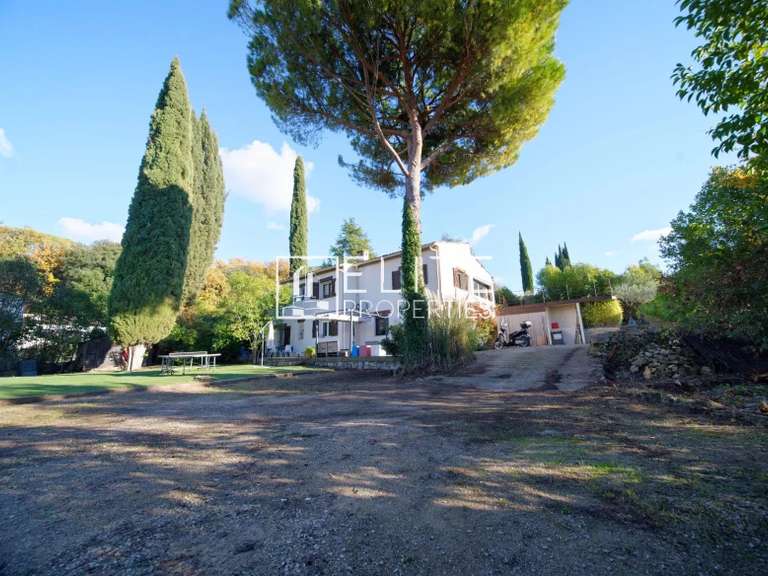Maison Mouans-Sartoux - 5 chambres - 200m²