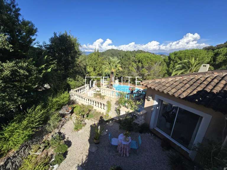 Maison Les Adrets-de-l'Estérel - 3 chambres - 205m²
