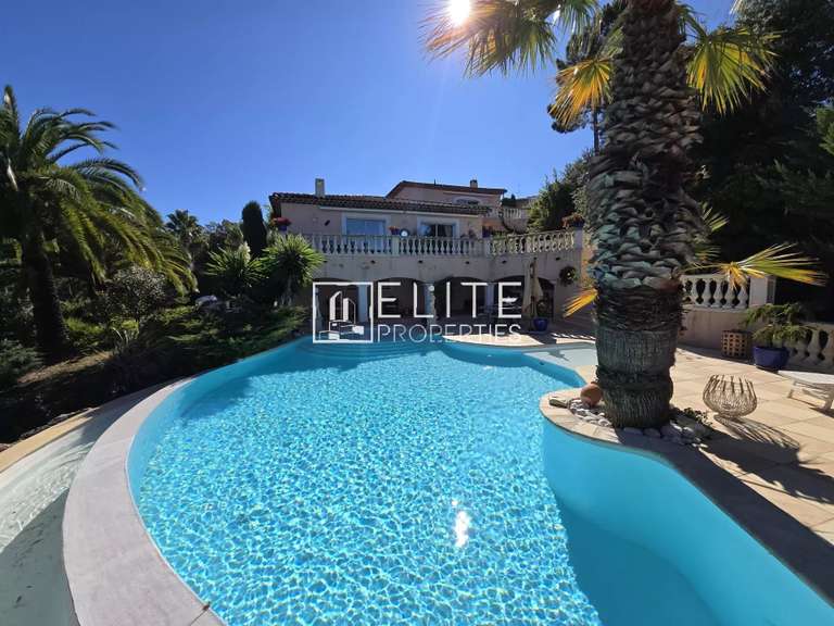 Maison Les Adrets-de-l'Estérel - 3 chambres - 205m²