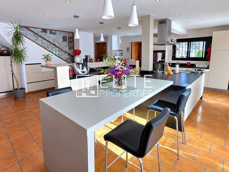 House Mouans-Sartoux - 5 bedrooms - 200m²