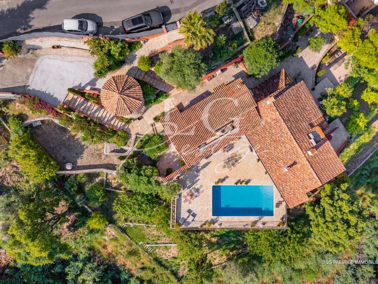 House Mandelieu-la-Napoule - 4 bedrooms - 212m²