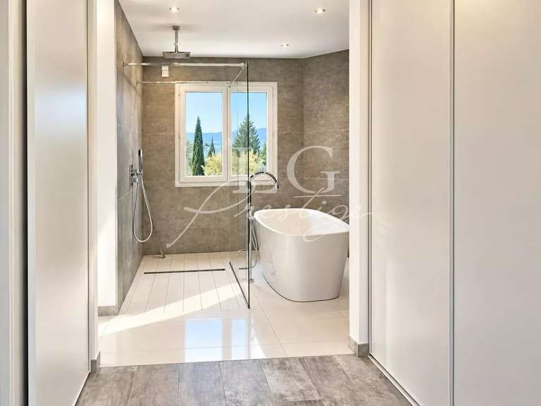 Maison Montauroux - 3 chambres - 223m²