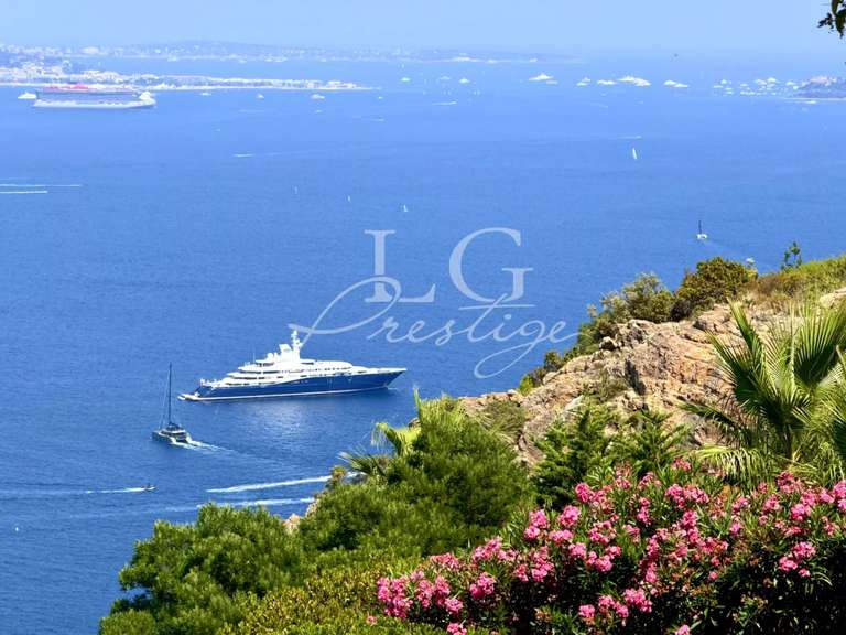 House with Sea view Théoule-sur-Mer - 6 bedrooms - 219m²