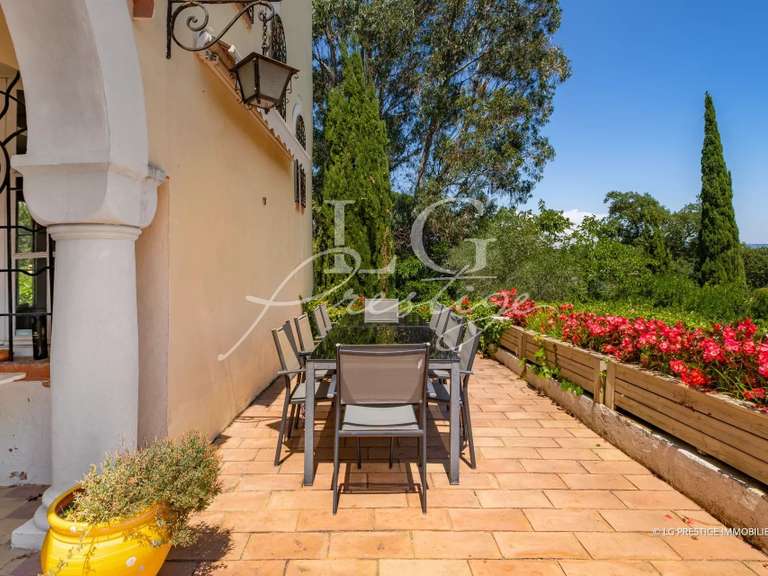 House Mandelieu-la-Napoule - 8 bedrooms - 373m²