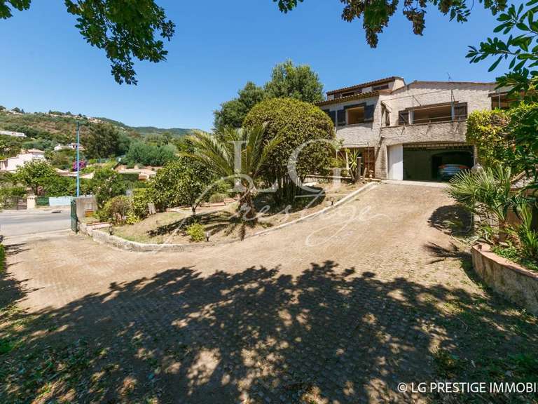 House Mandelieu-la-Napoule - 5 bedrooms - 165m²