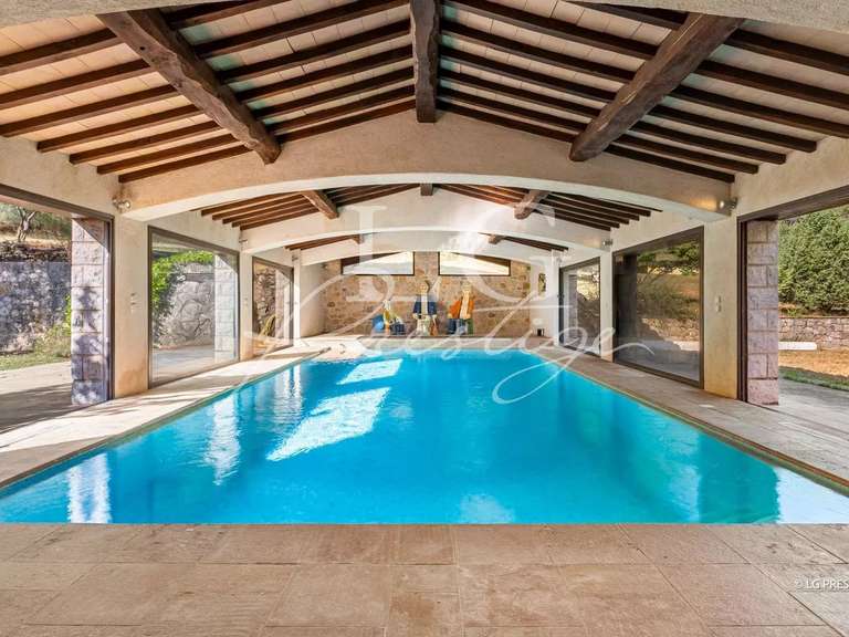 House Seillans - 6 bedrooms - 401m²