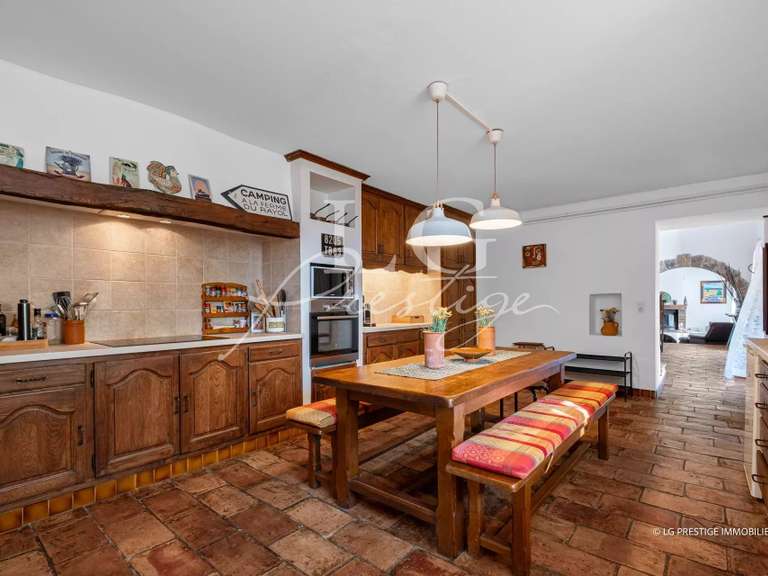 House Seillans - 6 bedrooms - 401m²