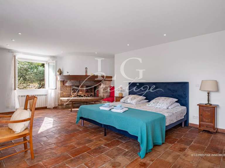 House Seillans - 6 bedrooms - 401m²