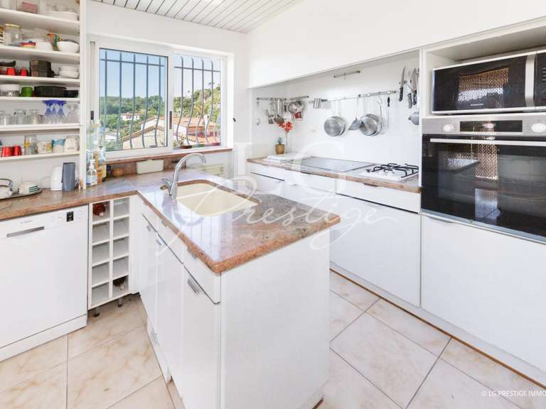 House Mandelieu-la-Napoule - 4 bedrooms - 199m²