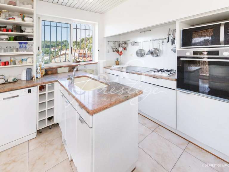 House Mandelieu-la-Napoule - 4 bedrooms - 199m²