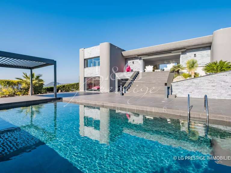 Maison Fréjus - 6 chambres - 350m²